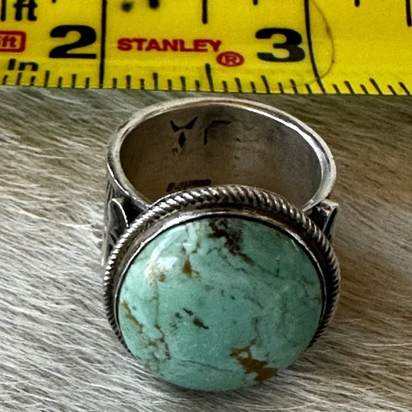 Vintage Native American Southwestern turquoise silver large ring - Picture 6 of 16